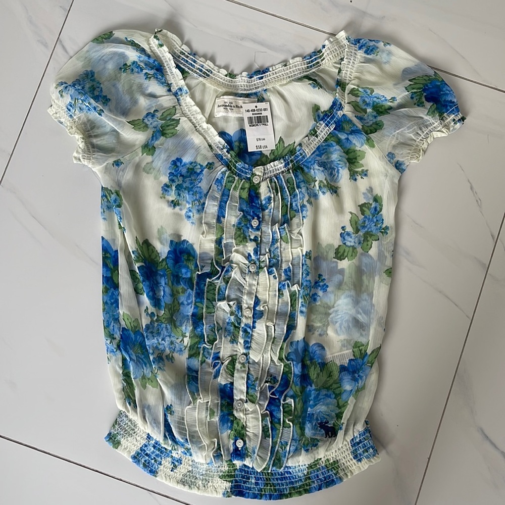 New XS Abercrombie & Fitch short sleeve blouse